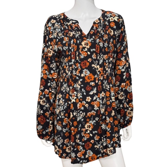 NWT 𝘾𝙧𝙖𝙘𝙠𝙚𝙧 𝘽𝙖𝙧𝙧𝙚𝙡 Floral Black and Orange Women's Top Size Large - Picture 1 of 16